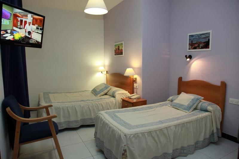 Hotel El Emigrante Villanueva De La Serena Habitación foto